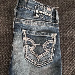 Big star jeans Boot cut size 26 inseam is long 34inch